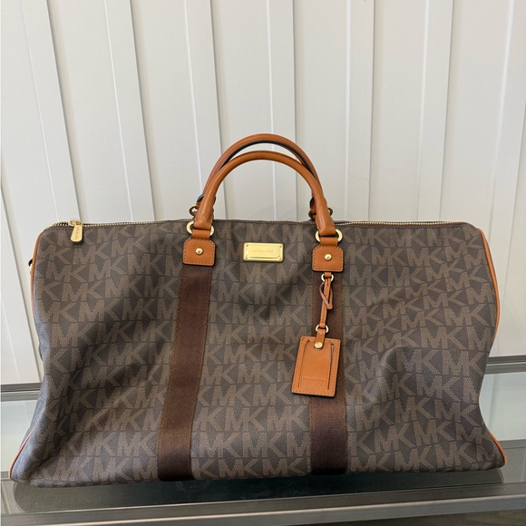 Michael Kors MK Brown Logo Travel Bag - Picture 6 of 16